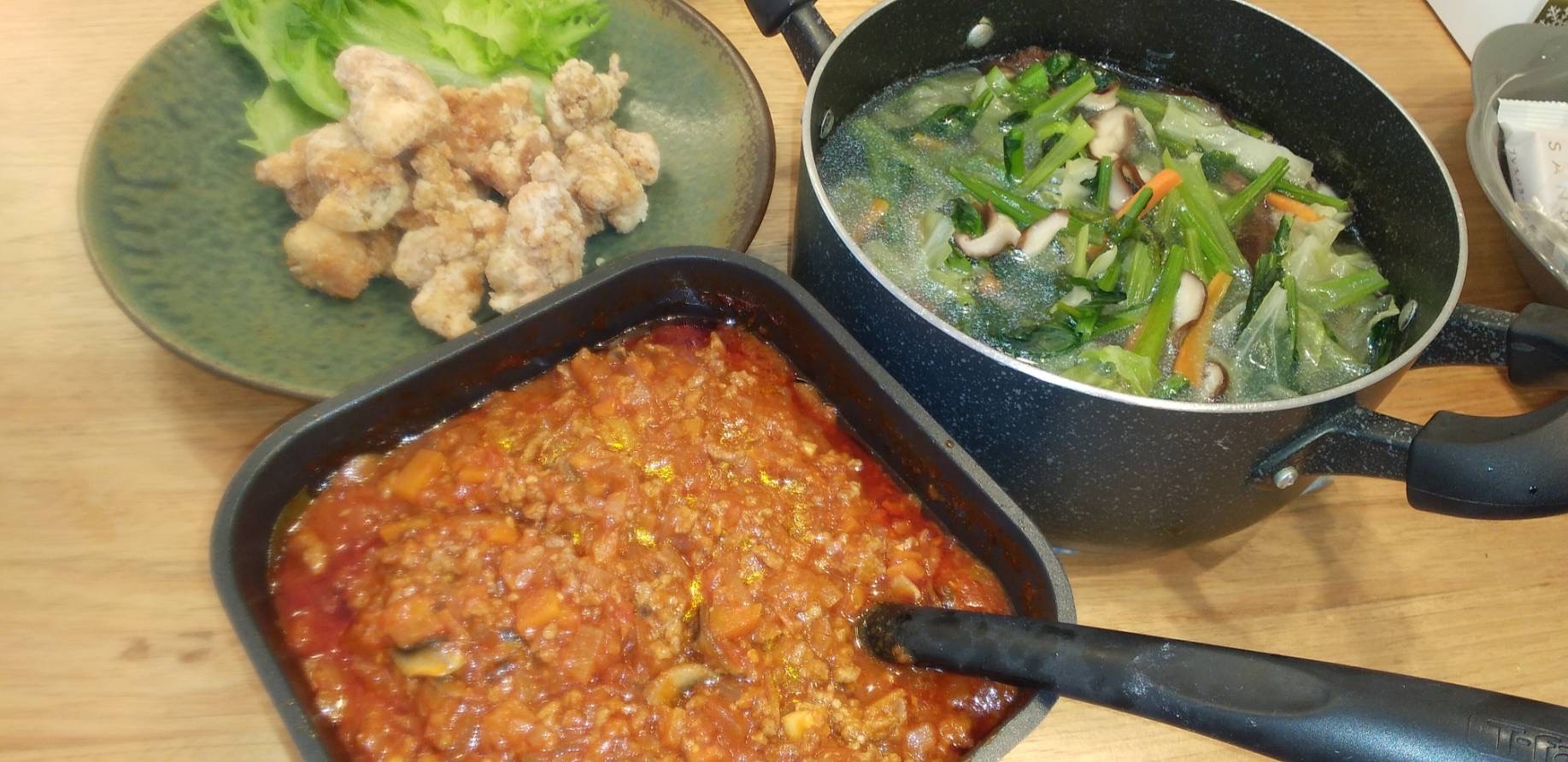 手作りミートソース・野菜たっぷり中華スープ・鶏の唐揚げ